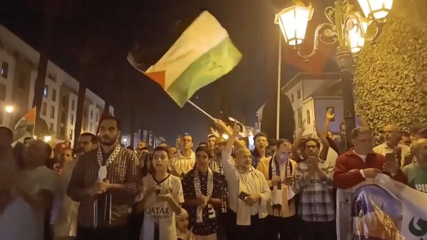 Video: Další erupce hněvu. Muslimové po výbuchu v nemocnici vyšli do ulic